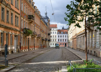 Straße im Szeneviertel Dresden Neustadt - Gründerzeitviertel