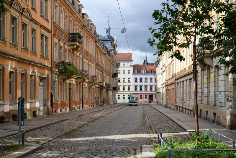 Straße im Szeneviertel Dresden Neustadt - Gründerzeitviertel