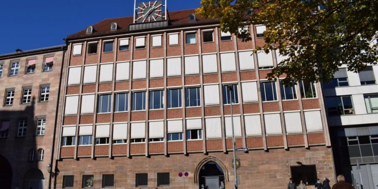 Standesamt Aachen » Glücksassistent in Herzensangelegenheiten