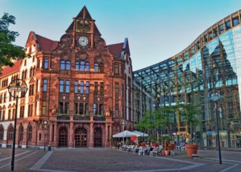 Standesamt Aachen » Glücksassistent in Herzensangelegenheiten