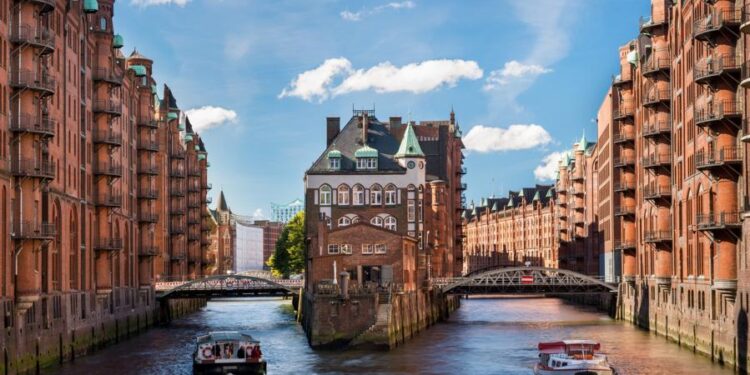 Ausländerbehörde Hamburg » Zuhause finden fern der Heimat