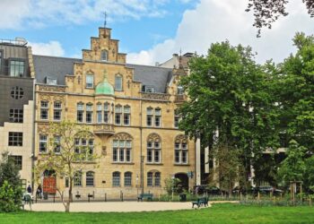 Standesamt Düsseldorf » Wegweiser zu neuen Lebenskapiteln