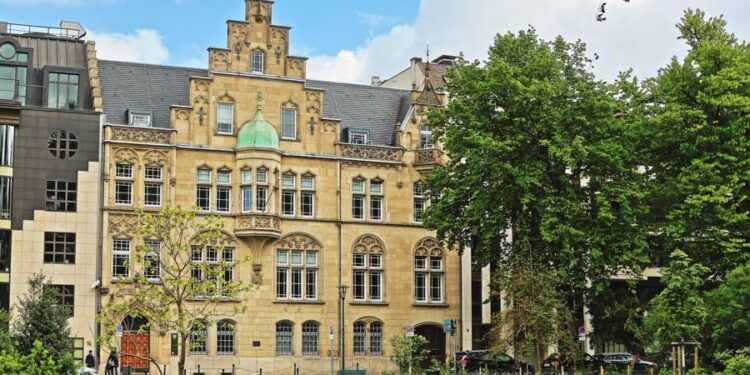 Standesamt Düsseldorf » Wegweiser zu neuen Lebenskapiteln